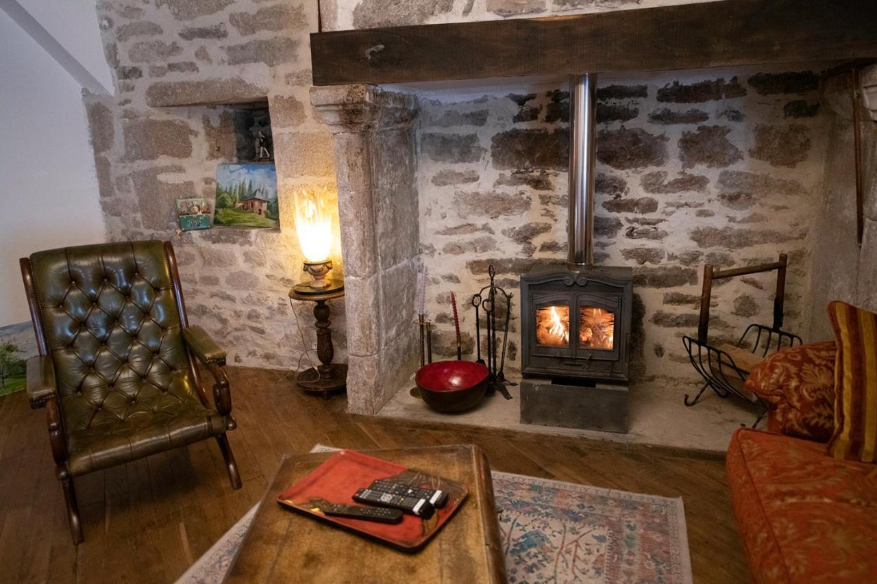 Bed and Breakfast Pat A Touille Treignac Exterior foto